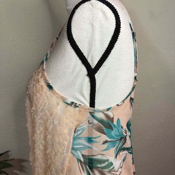 Daytrip Floral Top Pieced Sequins Tank - Picture 6 of 7